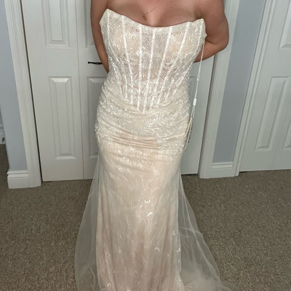 Wedding dress! Best offer will be accepted